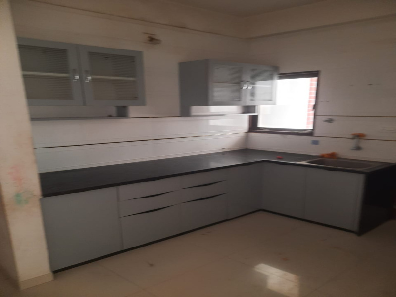 2 BHK Apartment 700 Sq.ft. for Rent in Vasna-bhayli-road, Vadodara