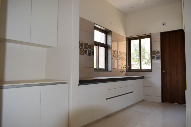 4 BHK House 2200 Sq.ft. for Sale in Vasna Bhayli Road, Vadodara