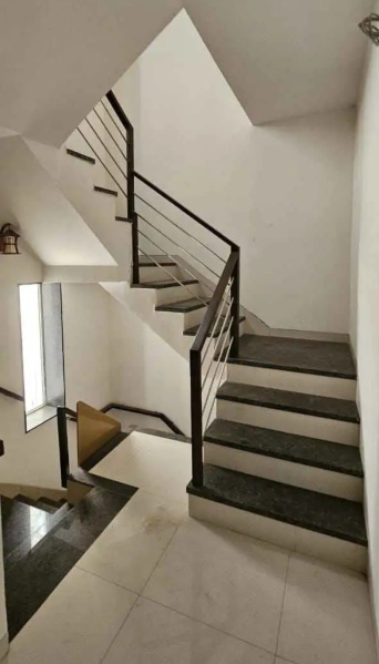 4 BHK House 1800 Sq.ft. for Rent in Atladra, Vadodara