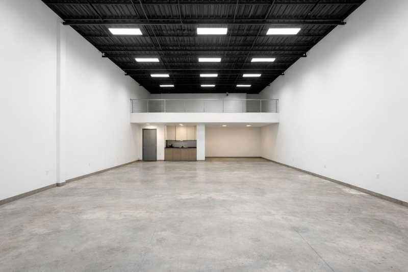  1400 Sq.ft. Warehouse for Sale in Umbergaon, Valsad