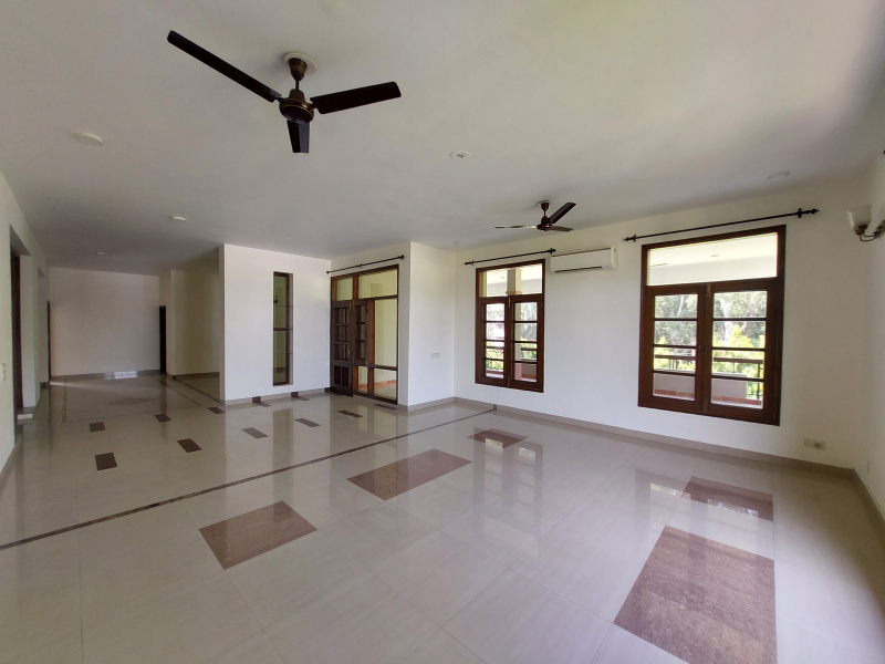 4 BHK Builder Floor 4500 Sq.ft. for Rent in Sector 9 Chandigarh