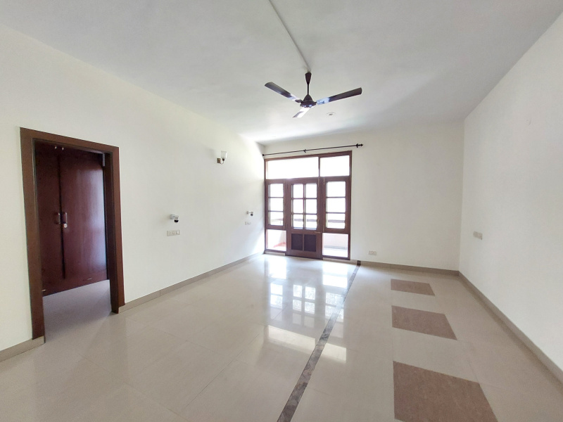 4 BHK Builder Floor 4500 Sq.ft. for Rent in Sector 9 Chandigarh