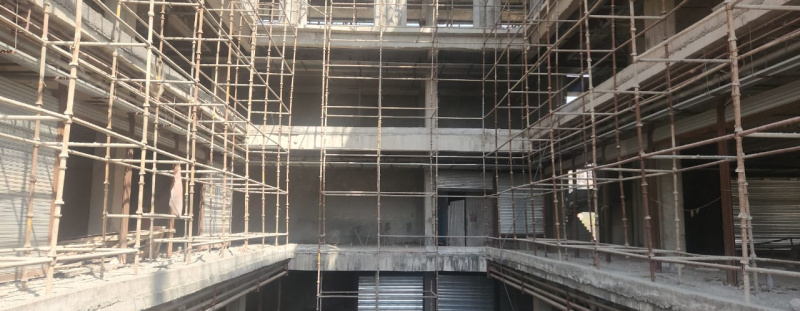  350 Sq.ft. Commercial Shop for Sale in Yamuna Expressway, Greater Noida