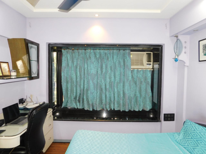 2 BHK Apartment 700 Sq.ft. for Sale in Juhu, Mumbai