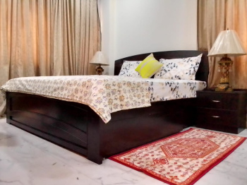 3 BHK Flat for Sale in Lake Avenue, Kolkata