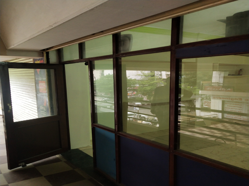  Commercial Shop 190 Sq.ft. for Sale in Adajan, Surat