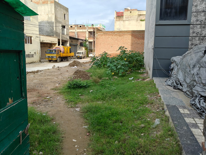  Commercial Land 515 Sq. Yards for Sale in Utrathiya, Zirakpur