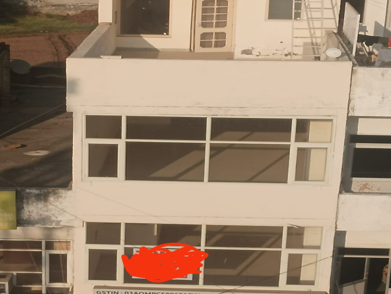  728 Sq.ft. Showroom for Rent in Old Ambala Road, Dhakoli, Zirakpur