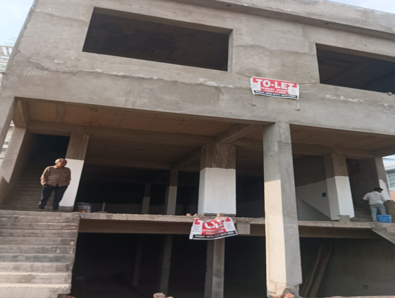  2250 Sq.ft. Showroom for Sale in Gazipur Road, Zirakpur