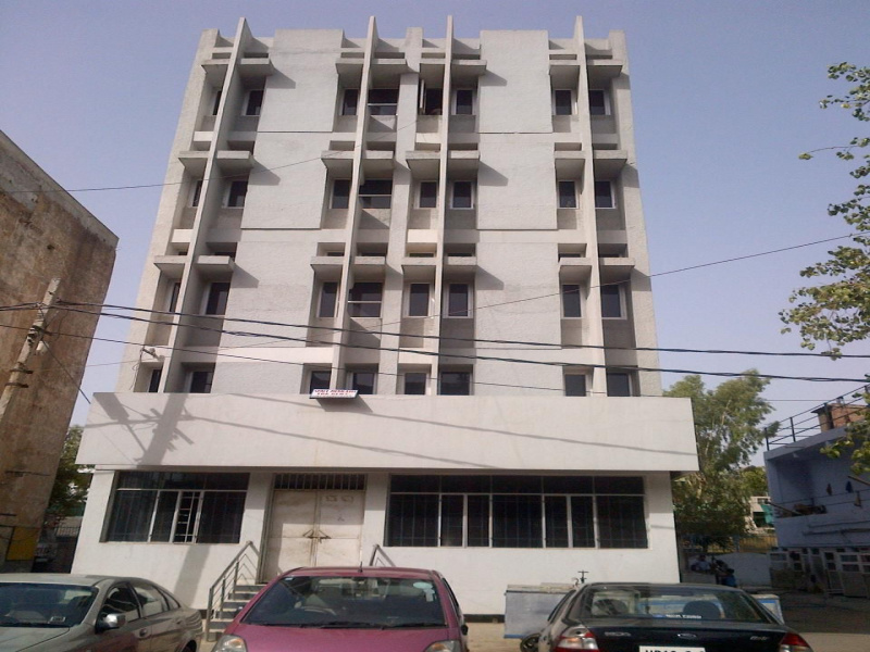 Office Space 9000 Sq.ft. for Rent in Majlis Park,