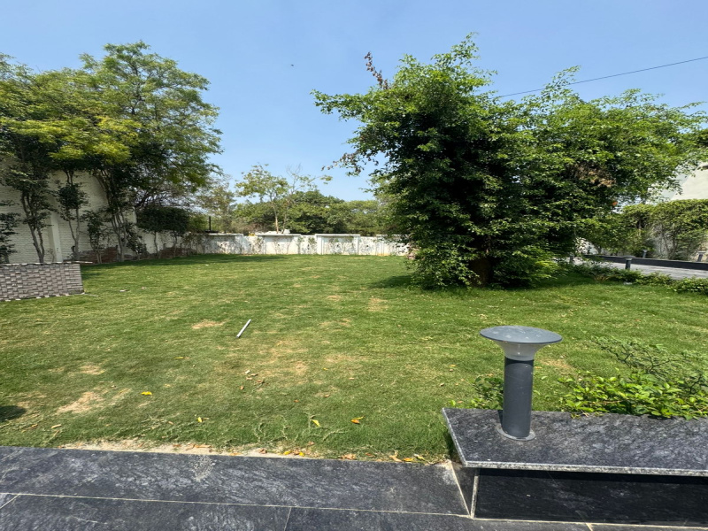 8 BHK 7000 Sq.ft. House for Sale in Sainik Farms, Delhi