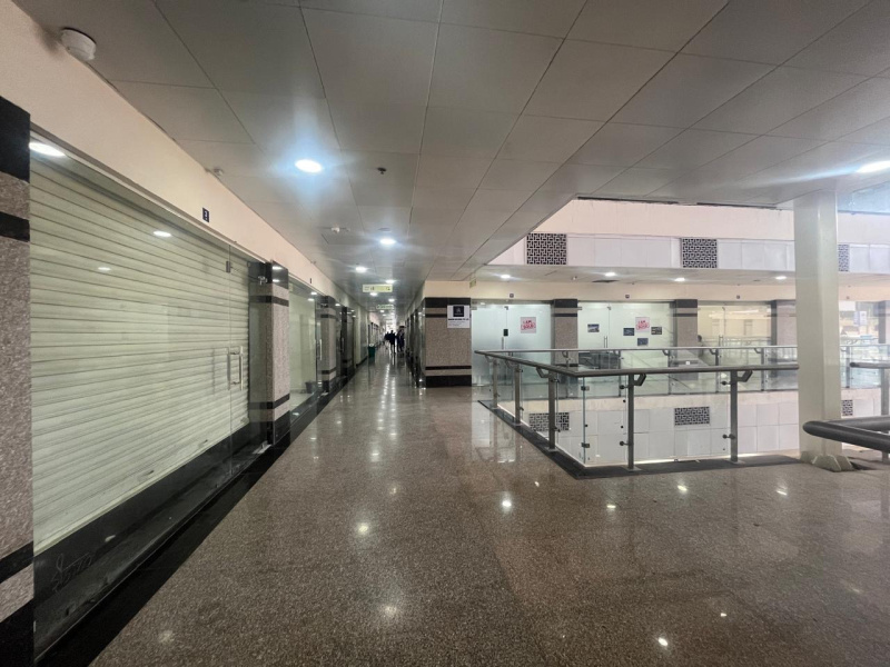  Commercial Shop 425 Sq.ft. for Sale in Sarojini Nagar, Delhi