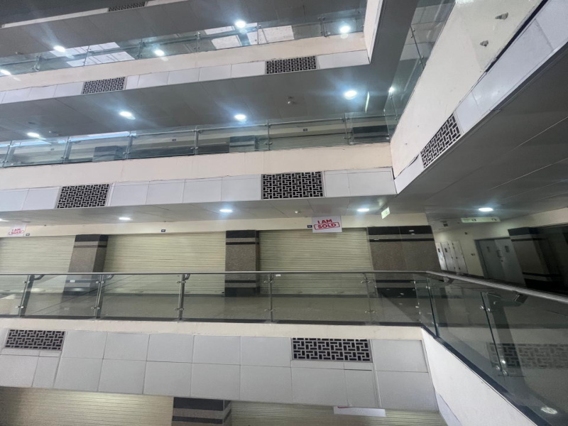  Office Space 320 Sq.ft. for Sale in Sarojini Nagar, Delhi