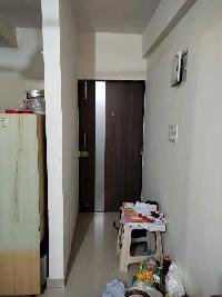 1 BHK Flat for Rent in Lokhandwala Township, Kandivali East, Mumbai