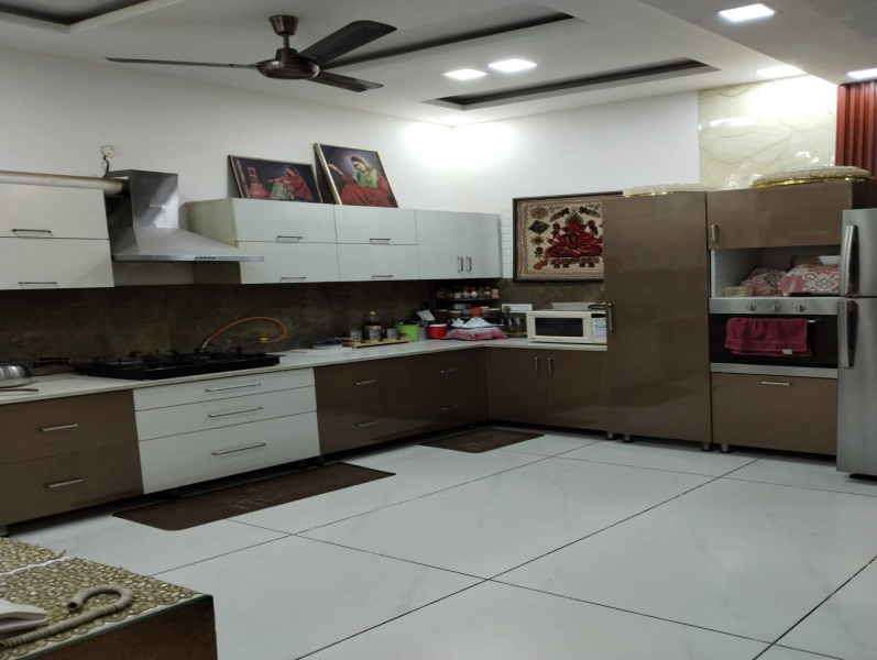 4 BHK House 172 Sq.ft. for Sale in VIP Road, Zirakpur