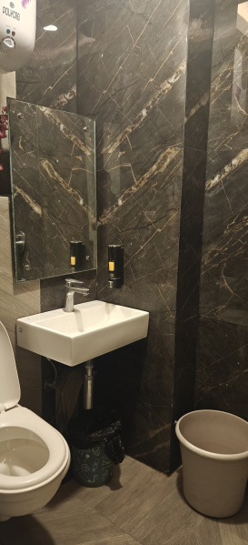  600 Sq.ft. Hotels for Sale in Airport Road, Zirakpur