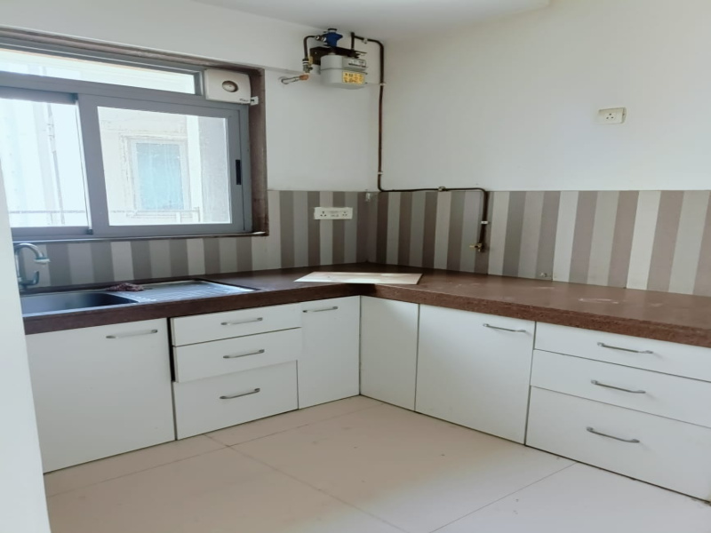 2 BHK 630 Sq.ft. Apartment for Sale in Kolshet Road, Thane