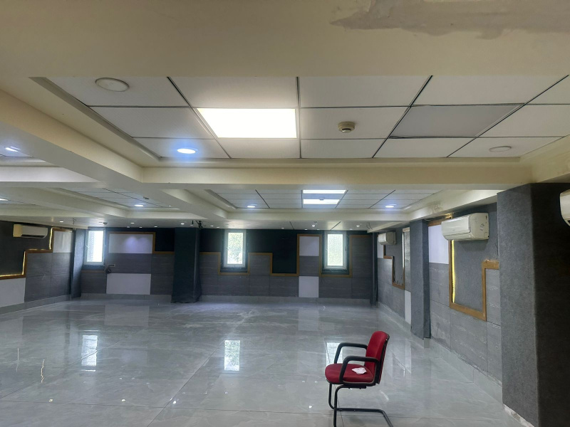  Office Space 3000 Sq.ft. for Rent in Jhandewalan Extension, Delhi