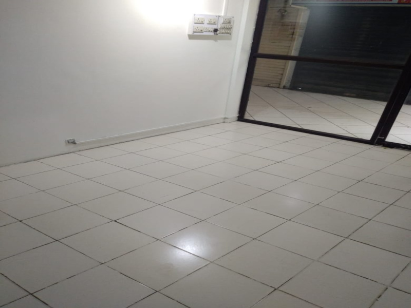  Commercial Shop 500 Sq.ft. for Rent in Shivaji Nagar, Pune