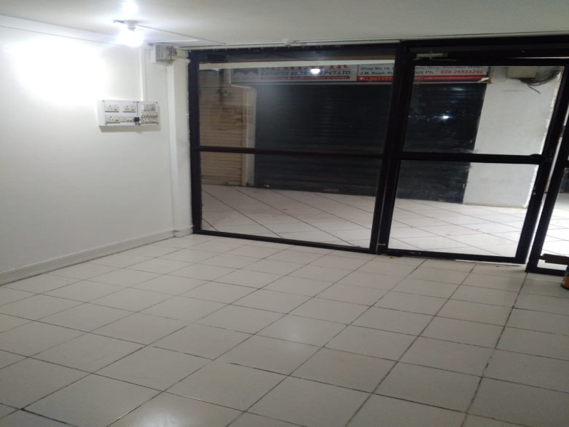  Commercial Shop 500 Sq.ft. for Rent in Shivaji Nagar, Pune