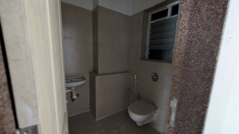  882 Sq.ft. Commercial Shop for Rent in Vartak Nagar, Thane