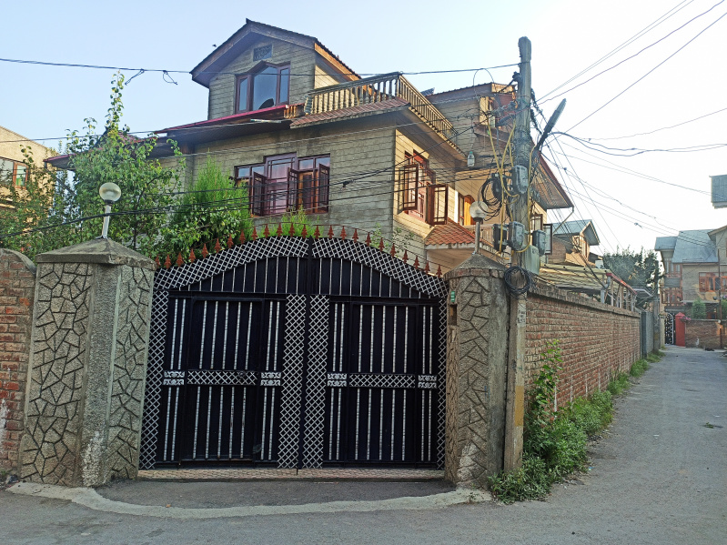 9 BHK House 1350 Sq.ft. for Sale in Bemina, Srinagar