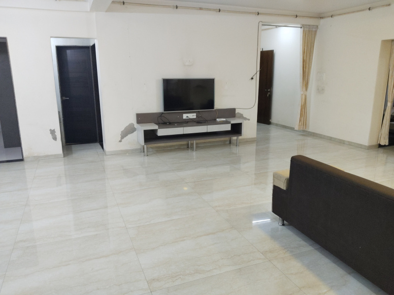 3 BHK Apartment 1700 Sq.ft. for Rent in Althan, Surat