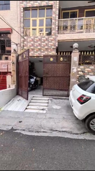 6 BHK 111 Sq.ft. House for Sale in Sector 20 Noida