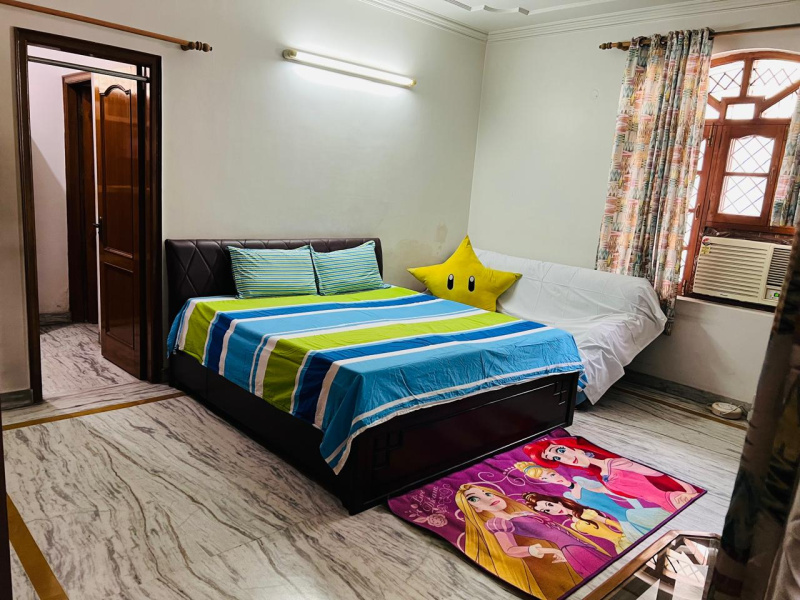 7 BHK 307 Sq. Meter House for Sale in Sector 30 Noida