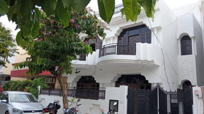 7 BHK 180 Sq. Meter House for Sale in Block C Sector 41, Noida