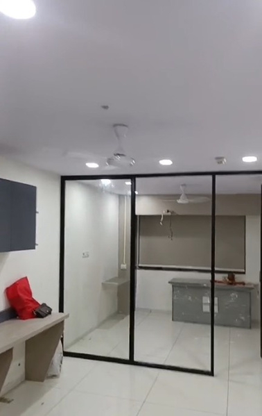  Office Space 299 Sq.ft. for Rent in 150 Feet Ring Road, Rajkot