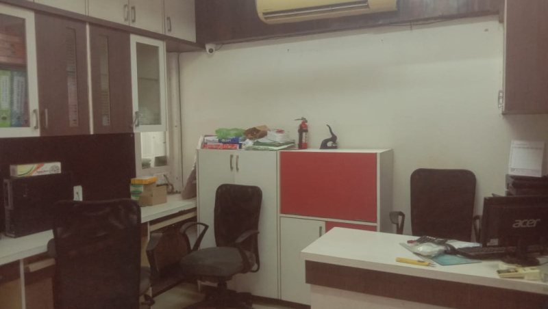  Office Space 600 Sq.ft. for Rent in Mulund West, Mumbai