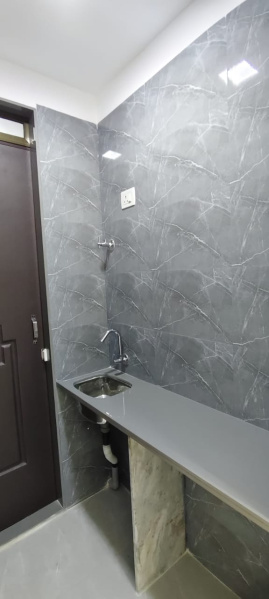  500 Sq.ft. Commercial Shop for Rent in Goregaon Mulund Link Road, Mulund West, Mumbai