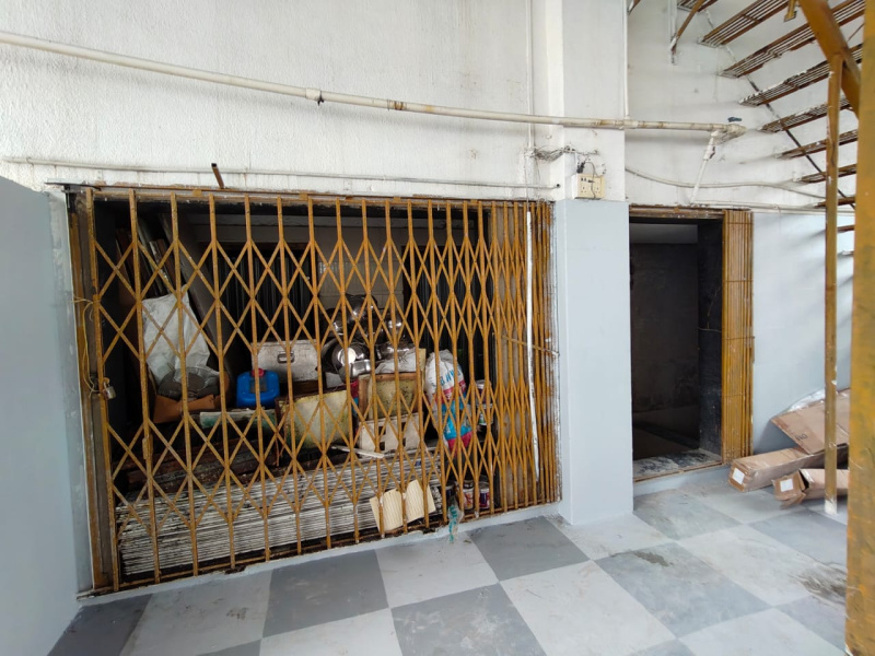  2300 Sq.ft. Commercial Shop for Sale in Mulund West, Mumbai