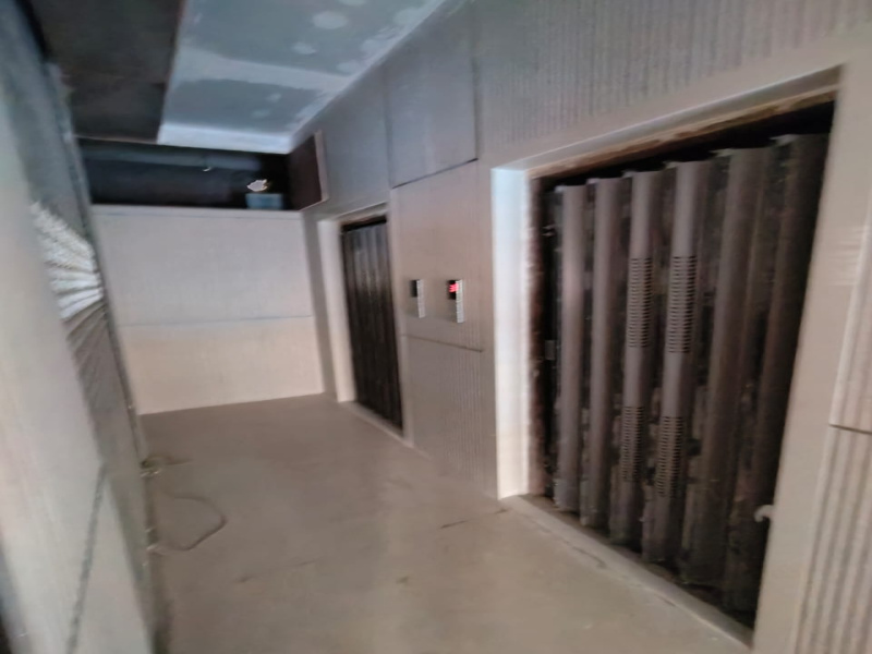  2300 Sq.ft. Commercial Shop for Sale in Mulund West, Mumbai