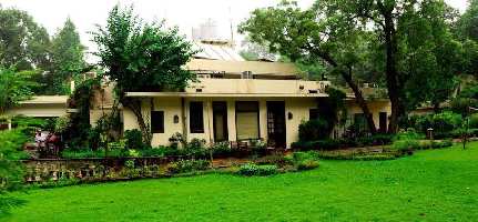 4 BHK House for Sale in Prithviraj Road, Delhi