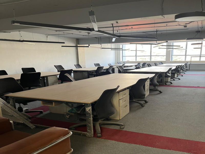  Office Space 4000 Sq.ft. for Rent in NH 8, Gurgaon