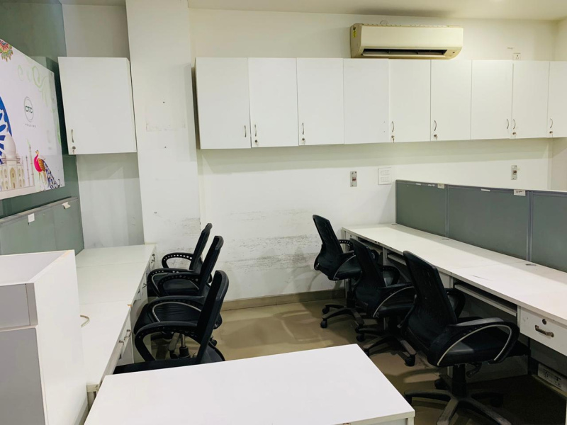  Office Space 2200 Sq.ft. for Rent in Udyog Vihar, Gurgaon