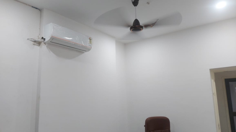  Business Center 586 Sq.ft. for Rent in Sector 16B Greater Noida West