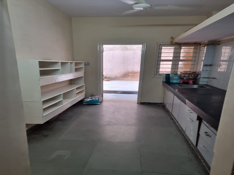 3 BHK Apartment 1800 Sq.ft. for Rent in Shyamal Char Rasta, Ahmedabad