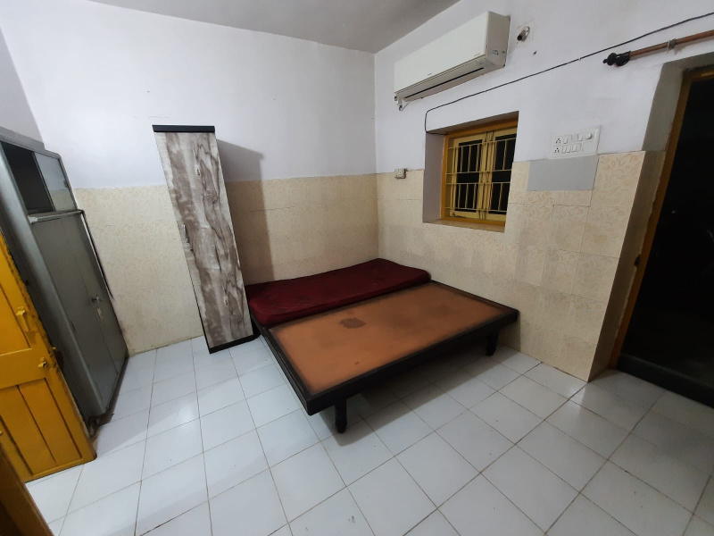 1 RK 600 Sq.ft. House for Rent in Satellite, Ahmedabad