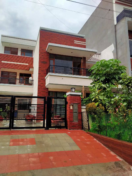 3 BHK House 2350 Sq.ft. for Rent in MDC Sector 6