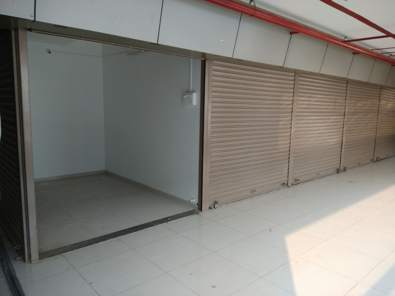  6 Sq. Meter Commercial Shop for Sale in Canada Corner, Nashik