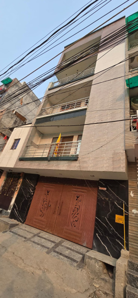 8 BHK House 100 Sq. Yards for Sale in Nawada, Delhi