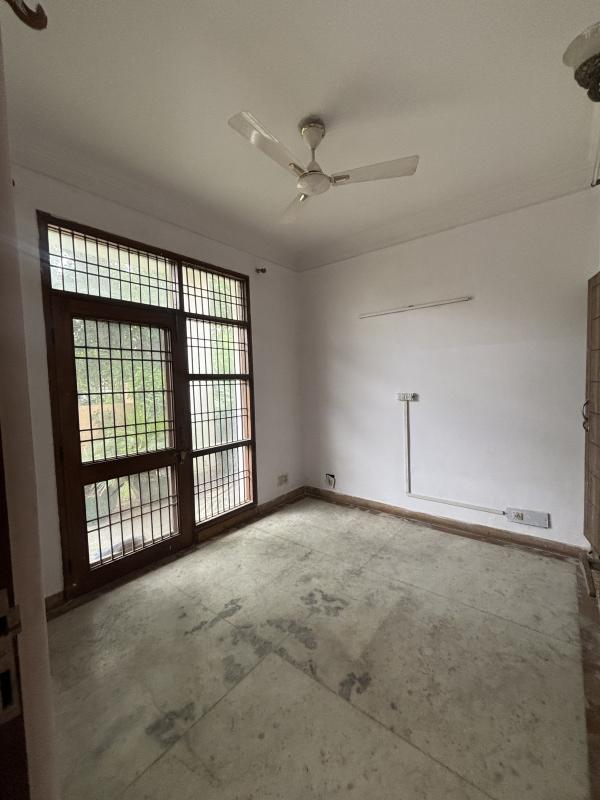  Office Space 2501 Sq.ft. for Rent in Civil Lines, Agra
