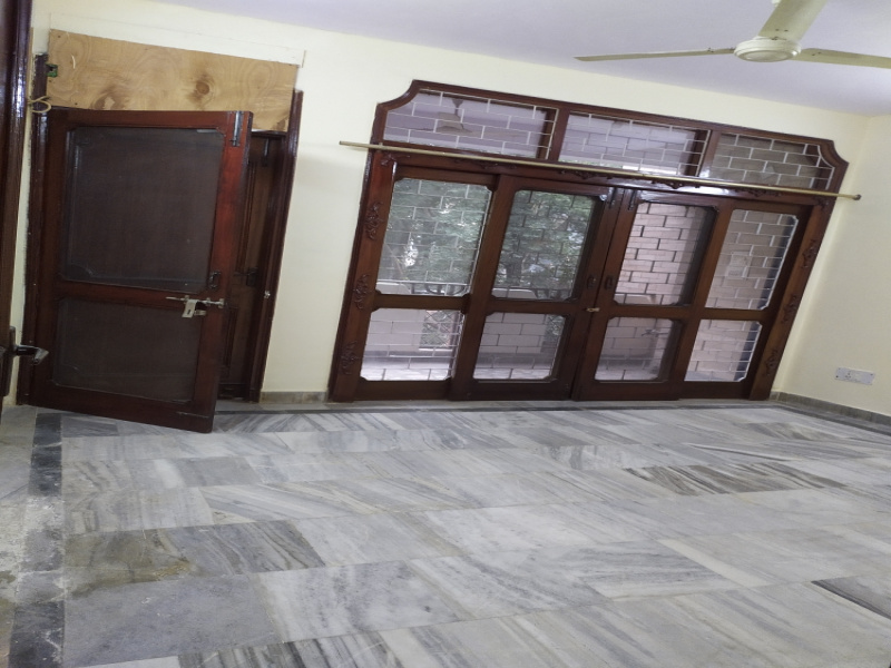 2 BHK Apartment 950 Sq.ft. for Rent in Block K, Kalkaji, Delhi