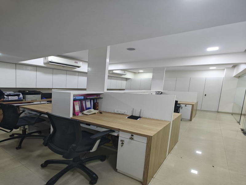  Office Space 1550 Sq.ft. for Sale in Veera Desai Road, Andheri West, Mumbai