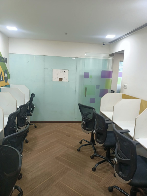  Office Space 3800 Sq.ft. for Rent in Wagle Estate, Thane