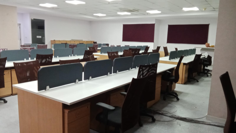  Office Space 2400 Sq.ft. for Rent in Wagle Estate, Thane