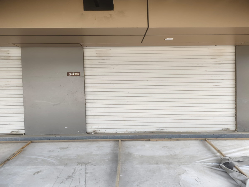  Showroom 593 Sq.ft. for Sale in Sarigam, Valsad
